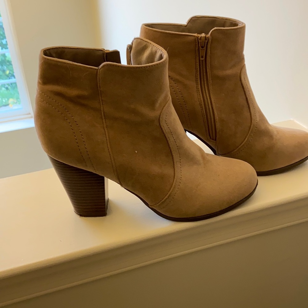 Tan Lulu’s heeled boots, good condition